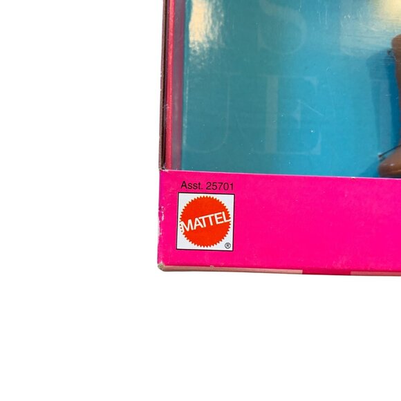 Barbie Fashion Avenue London Tour Metro Outfit Set Mattel 25701 Original Box - Picture 3 of 5